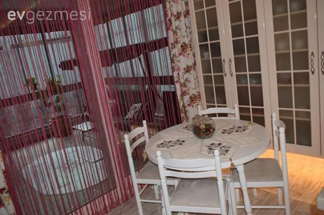 Beyaz mutfak, Mutfak, Mutfak masası, Pembe, Perde