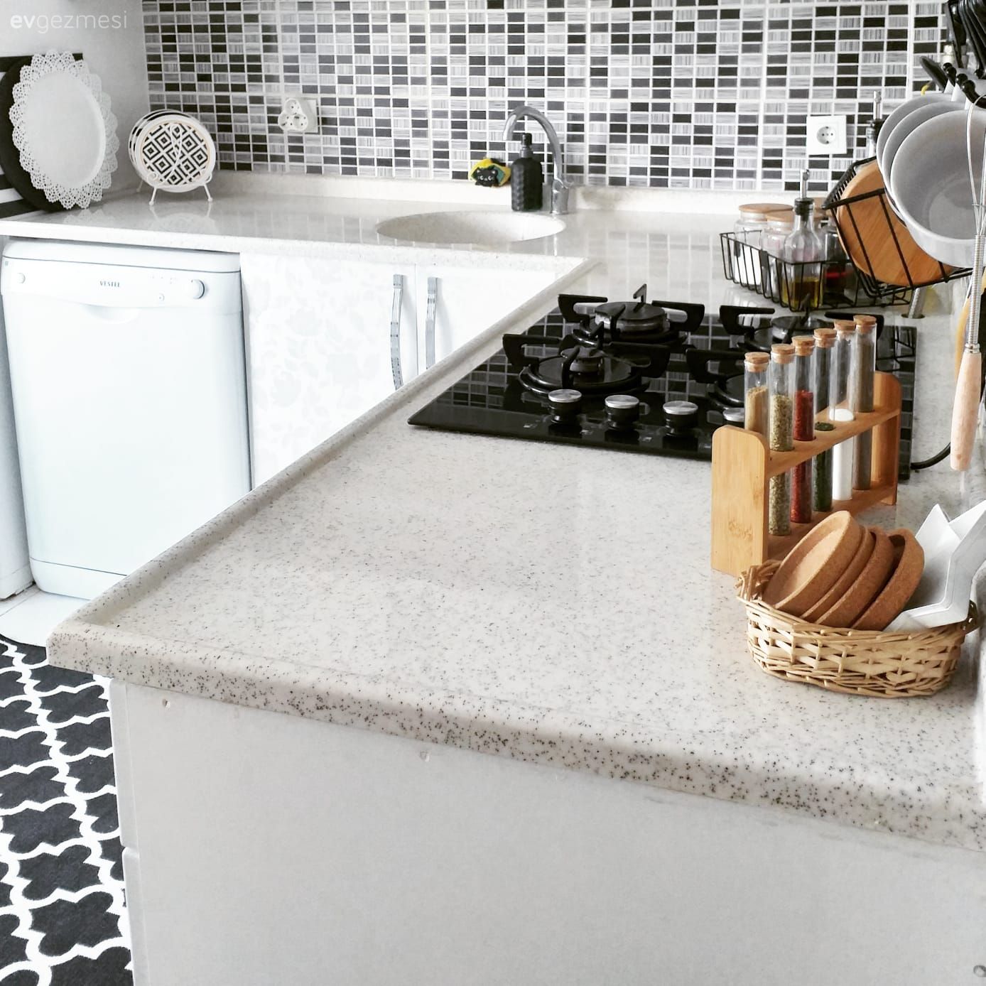 L-tipi mutfak, Beyaz mutfak, Mutfak