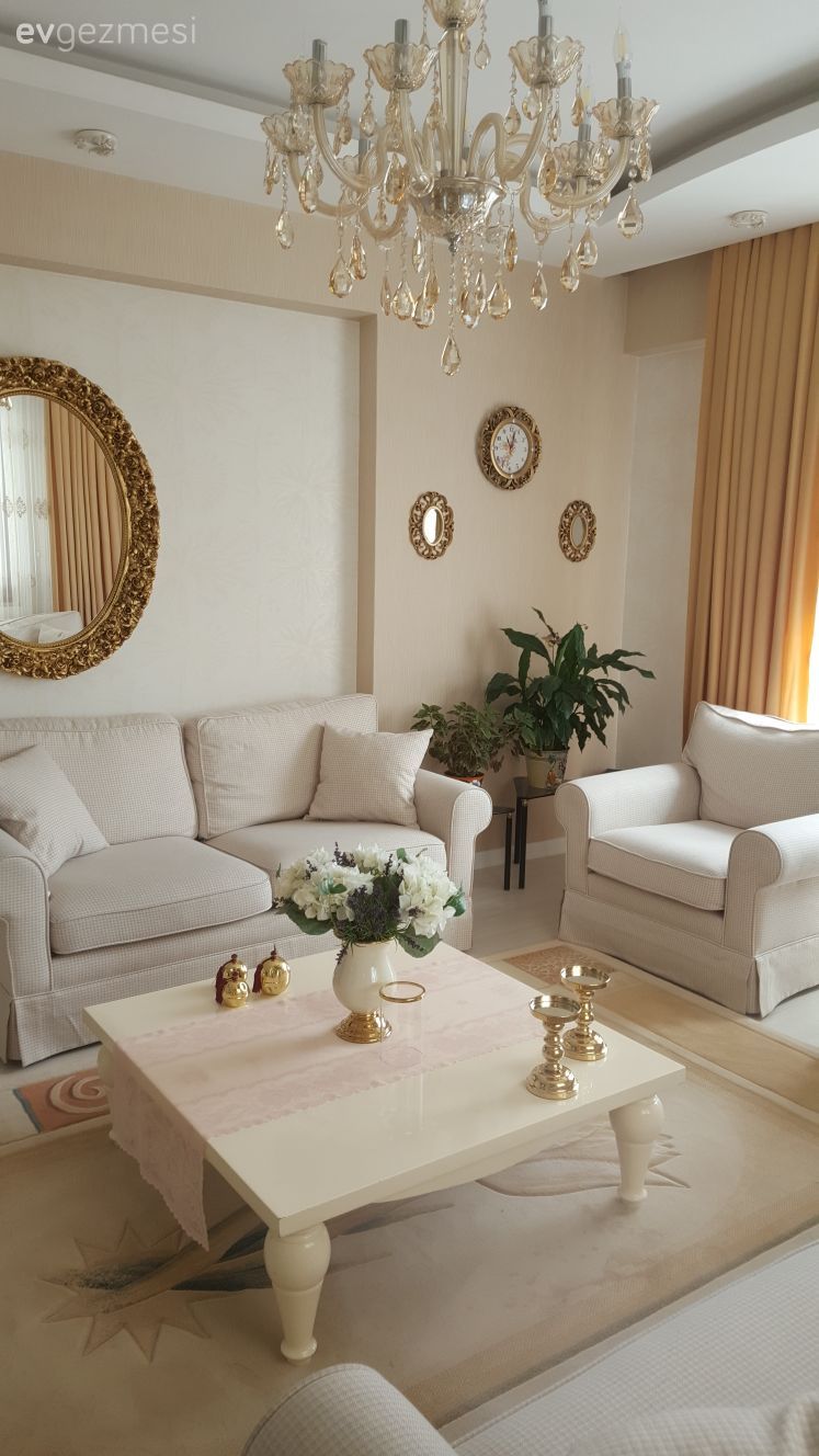Salon, Orta sehpa, Altın, Krem, Ayna, Avize, Sarı