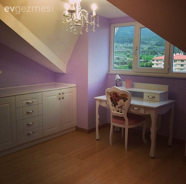 Çocuk Odası, Mor