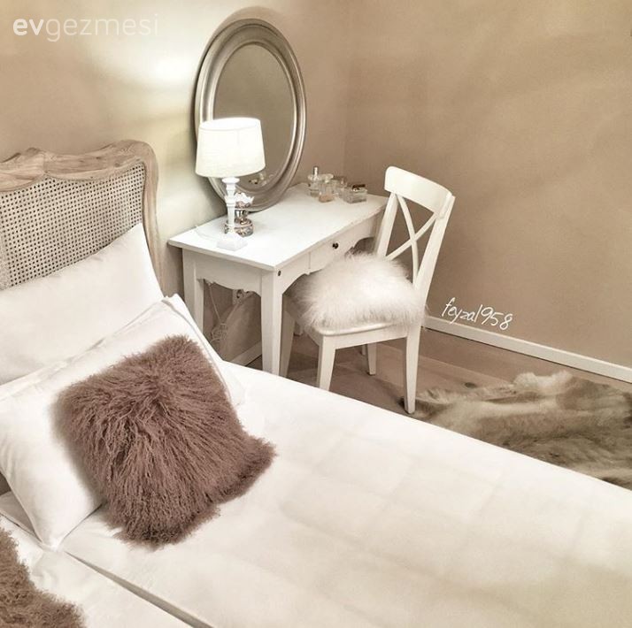 Kahverengi, Yatak Odası