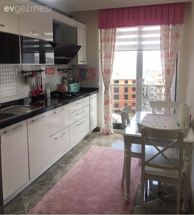 Cıvıl cıvıl renk ve desenlerle.. Fatmanur hanımın country stil evi..