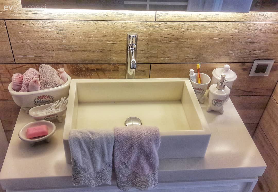 Banyo, Banyo dolabı, Tezgah üstü lavabo