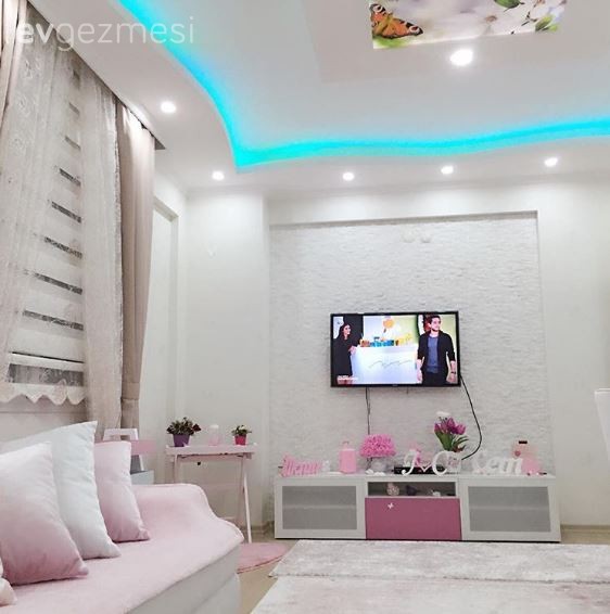 İlknur hanımın pembe hakimiyetinde cıvıl cıvıl evi..