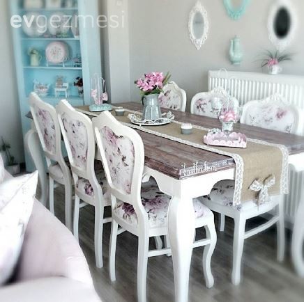 Çiçekler açan, emek ve zevk dolu bir evden kareler..