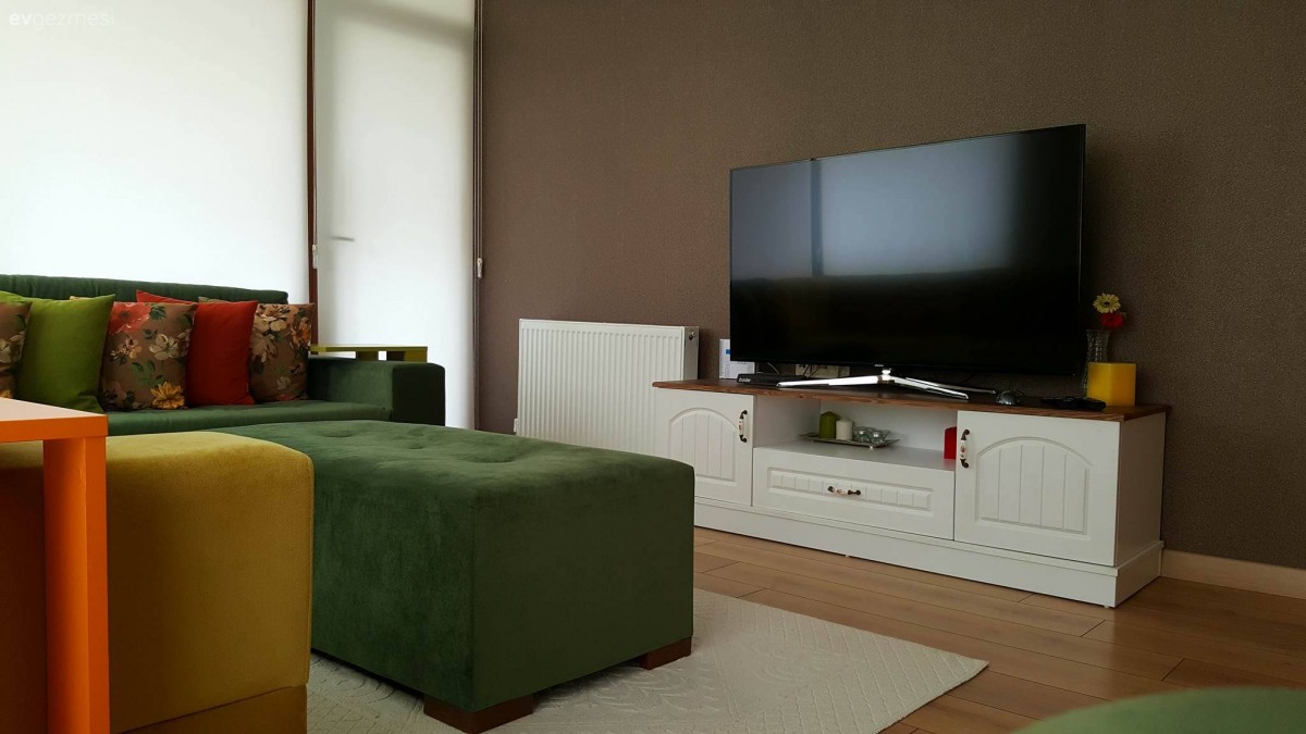 Çarpıcı renkte dokunuşlarla, enerjisi yüksek bir ev: Tuba hanımın evi!