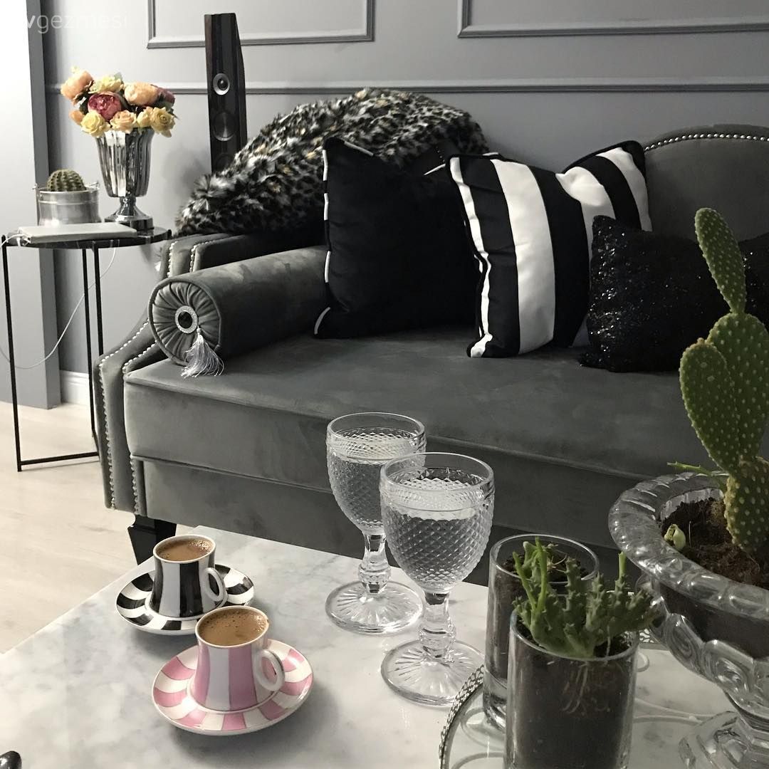 Gri, Gri duvar, Kırlent, Salon, Kahve sunumu, Dekoratif Objeler, Sehpa üstü aksesuarı