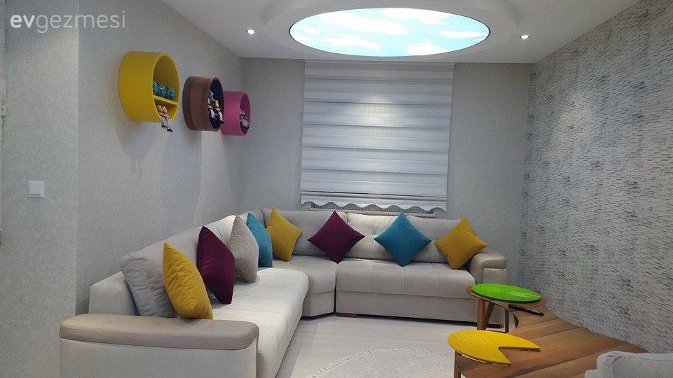 Duvar dekorasyonu, Gergi tavan, Duvar rafı, Salon, Sehpa