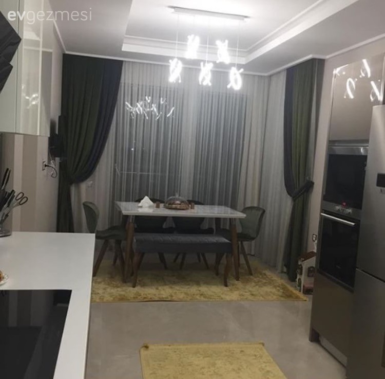 Fon perde, Halı, Modern mutfak, Mutfak, Mutfak masası, Sarı, Perde