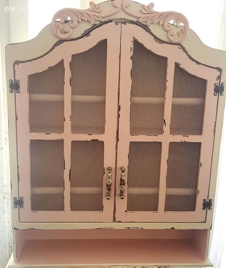 Eski sandalyelerden, neşeli parçalara: Ayşe Nur hanımın dönüşümü..