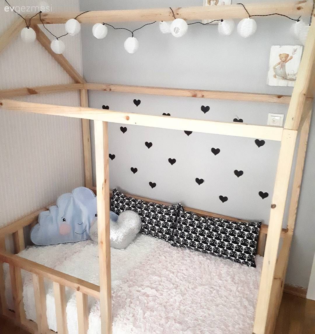 Bu Ev SiyahBeyaz Kontrastı ile Sofistike Görünüm Kazanmış