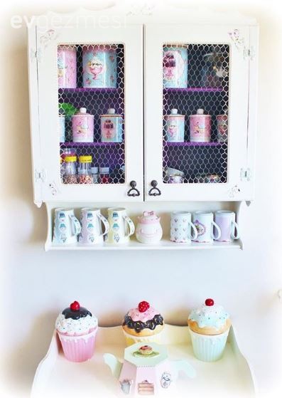 Hatice hanımın pembenin hakimiyetinde cıvıl cıvıl evi..