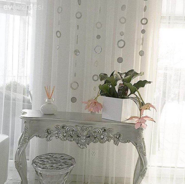 Dresuar, Gümüş, Salon