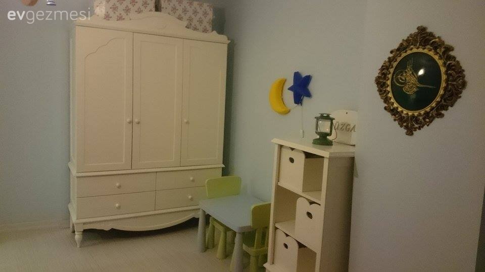 Birsen hanımın yumuşak renklerle ince ve zarif evi..