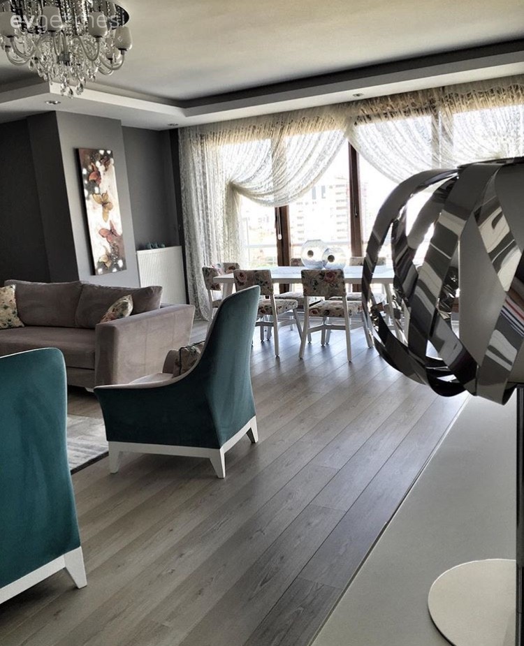 Sinem hanımın odağında uyum olan sade ve şık dekoru..