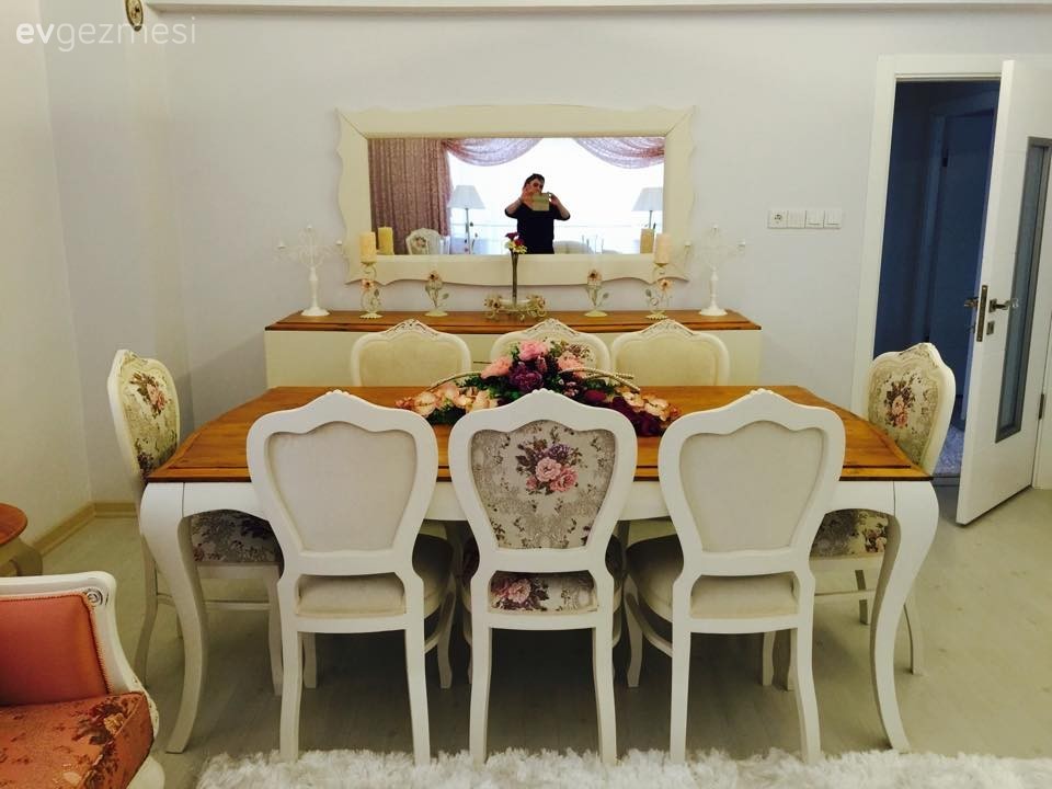 Tülay hanımın renk ve desen harmonisiyle öne çıkan harika evi..