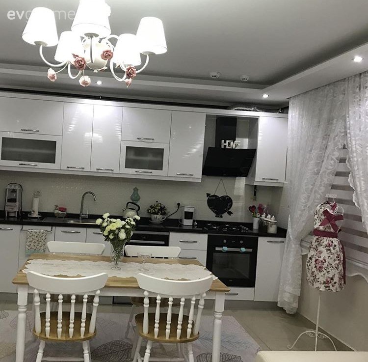 Avize, Beyaz mutfak, Mutfak, Mutfak masası, Aydınlatma