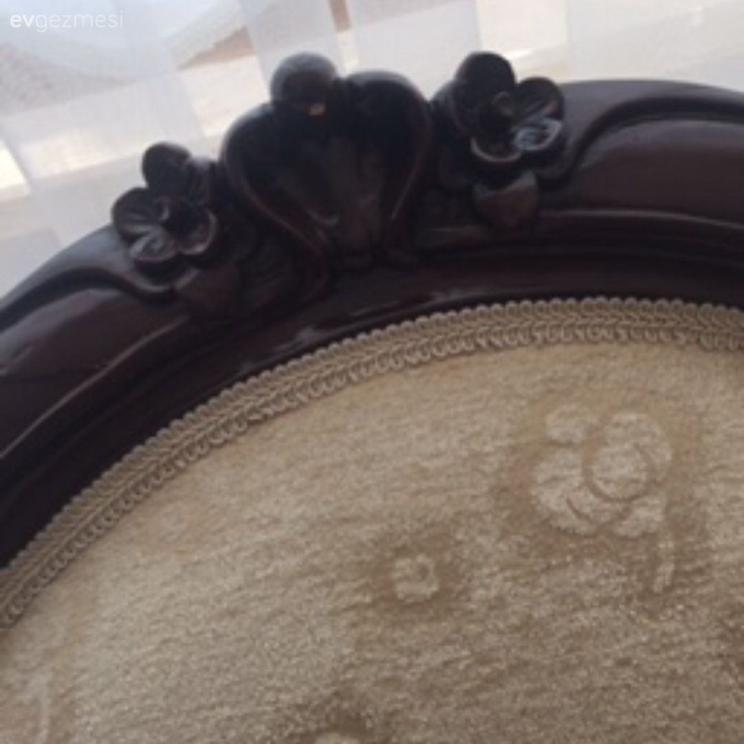 Eski Berjer Nihal Hanımın Ellerinde Yeni Bir Hayat Bulmuş