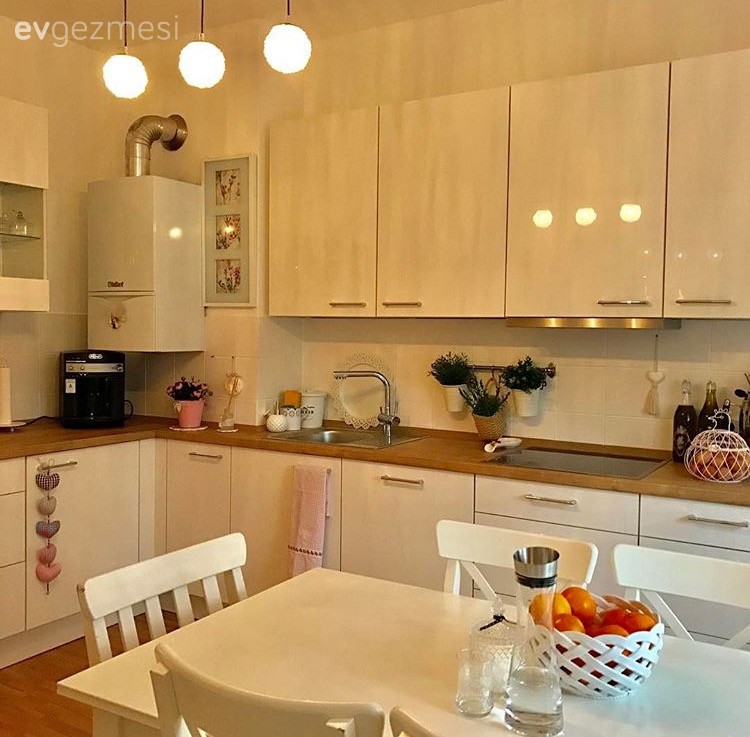 Avize, Beyaz mutfak, Mutfak, Mutfak masası, Aydınlatma