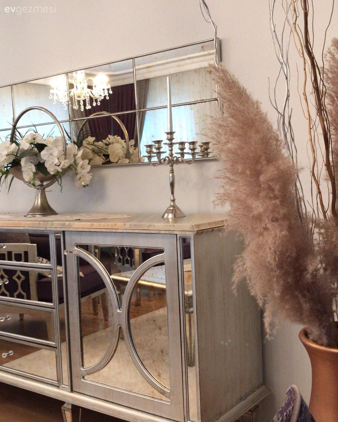 Salon, Şamdan, Art deko, Aynalı mobilya, Çiçekler, Konsol üzeri dekoratif objeleri, Ayna