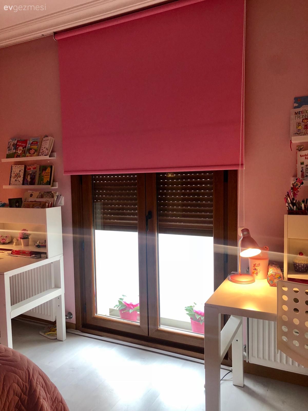 Bu Evin Keyifli ve Şık Çizgisine Aynalar Damga Vuruyor