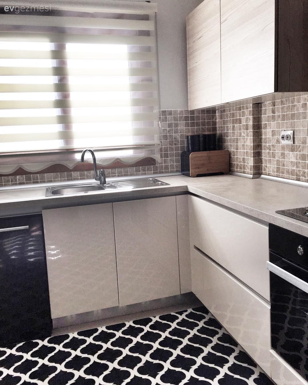 Bu Evde Stil Sahibi Parçalar Sıcak Dokularla Buluşuyor