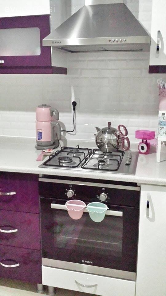 Neslihan hanım bol floral desenle zarif ve iç açıcı evi..