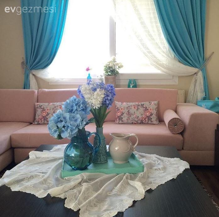 Aynı odadan aksesuar değişimleri ile bambaşka oda dekorları..