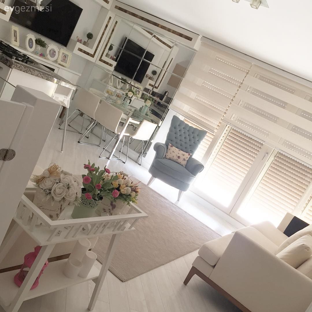 Yeni dekoruyla modern ve şık. Kader hanımın açık mutfak ve oturma odası..