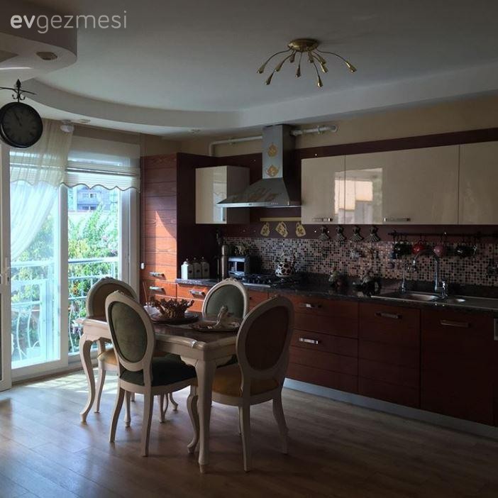 Amerikan Mutfak, Mutfak, Mutfak masası