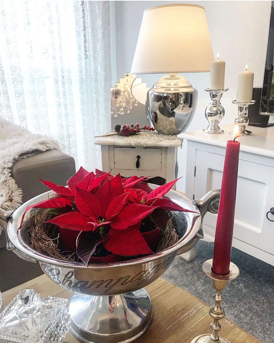 Kırmızı Detaylar Bu Eve Cazibe Katıyor