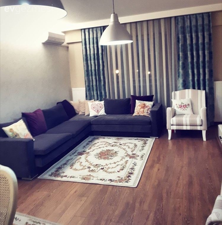 Pınar hanımın 30 yıllık mobilyaları değerlendirdiği nostaljik evi..