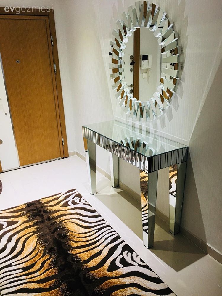 Dresuar, Ayna, Aynalı mobilya, Zebra desen, Halı, Antre, Duvar ayna kaplama