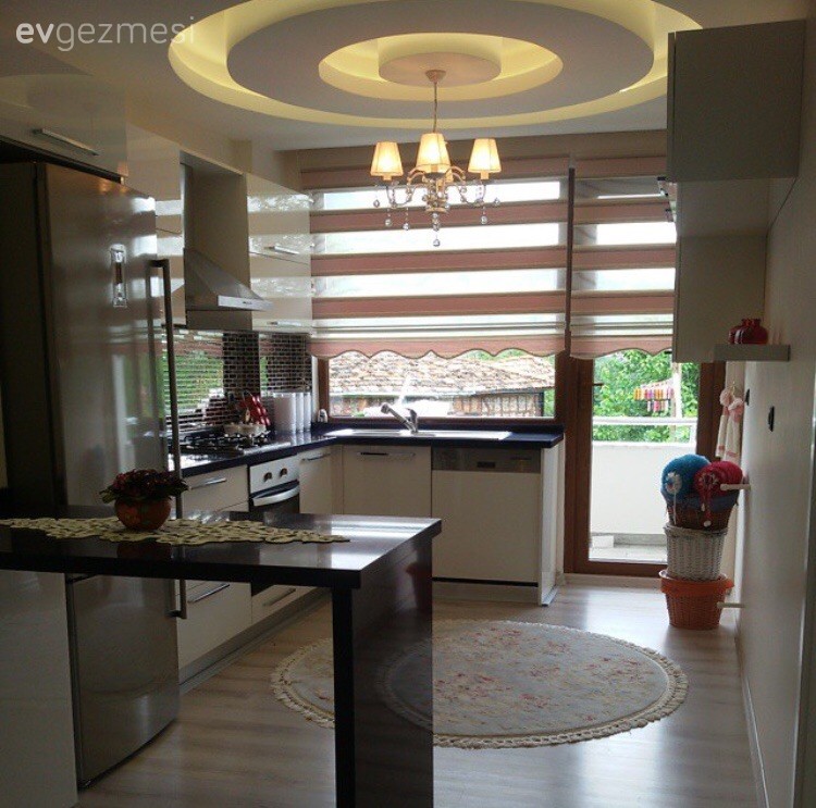 Halı, Japon perde, Mutfak, Perde, Tavan