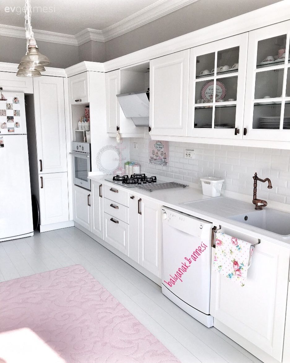 Ankastre, Beyaz mutfak, Country mutfak, Halı, Pembe, Mutfak