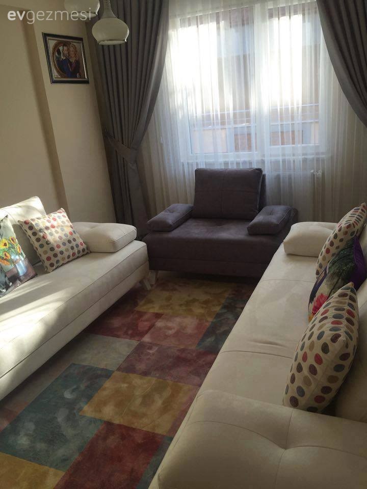 Zeynep hanımın alana uygun seçimlerle, sıcak ve samimi evi..