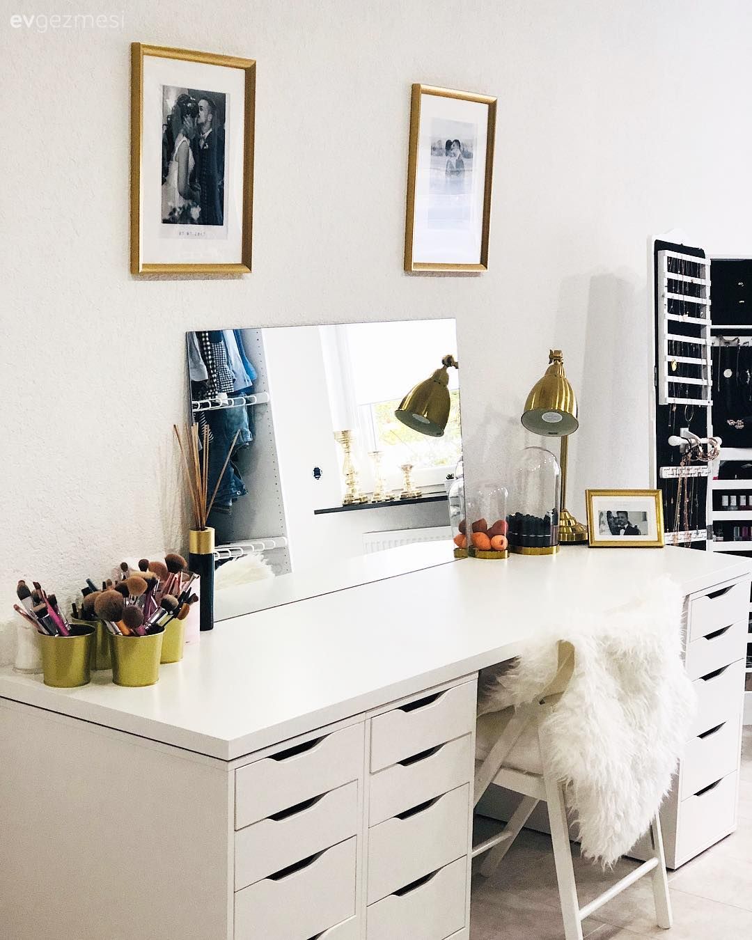 Giyinme odası, Makyaj masası
