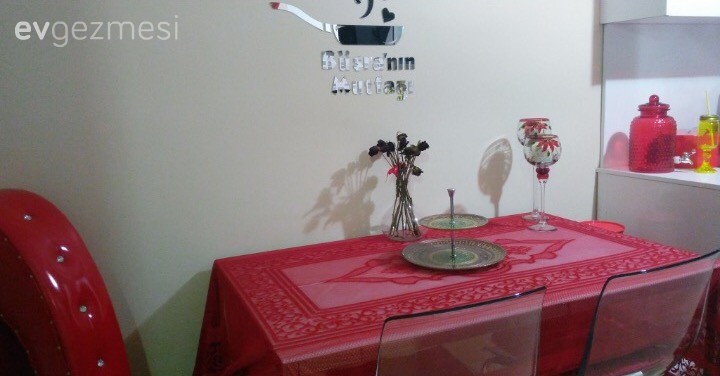 Kırmızı vurgulu, göz alıcı bir mutfak: Büşra hanımın mutfağı..