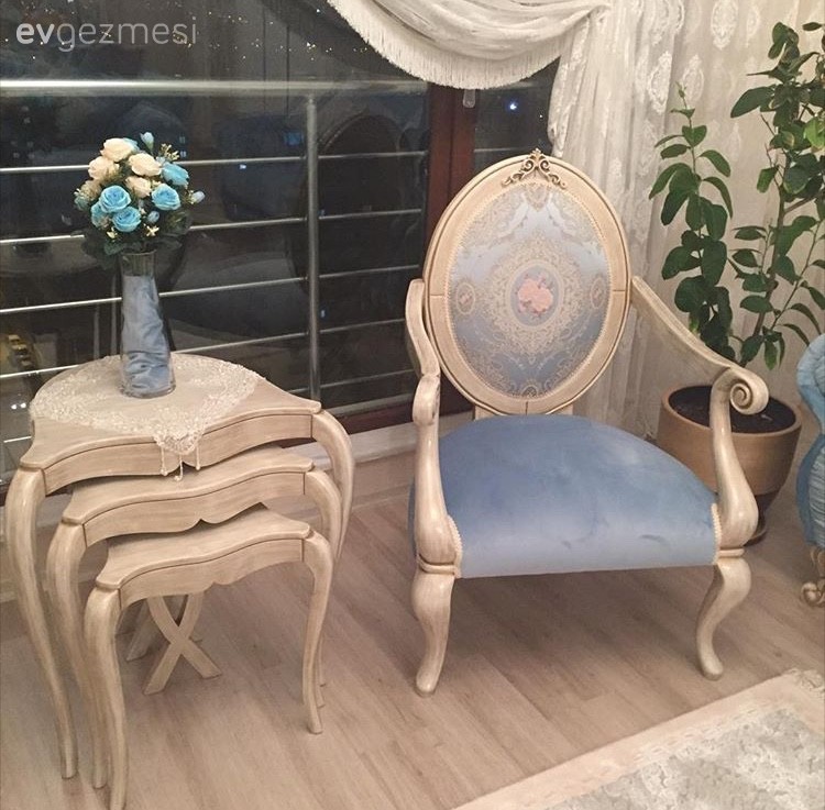 Merve hanımın dingin ve şık, klasik stilde evi..