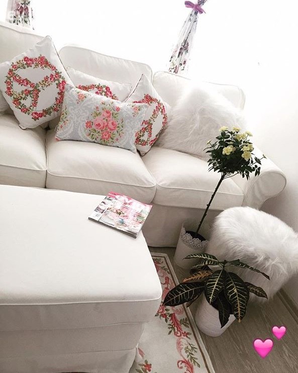 Kübra hanımın ev bitkileriyle zenginleşen, keyifli evi..