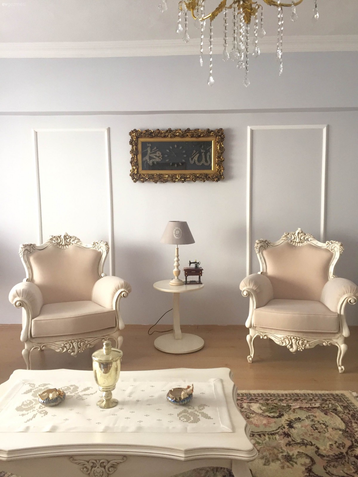 Abajur, Berjer, Pembe, Sehpa, Tablo, Aydınlatma