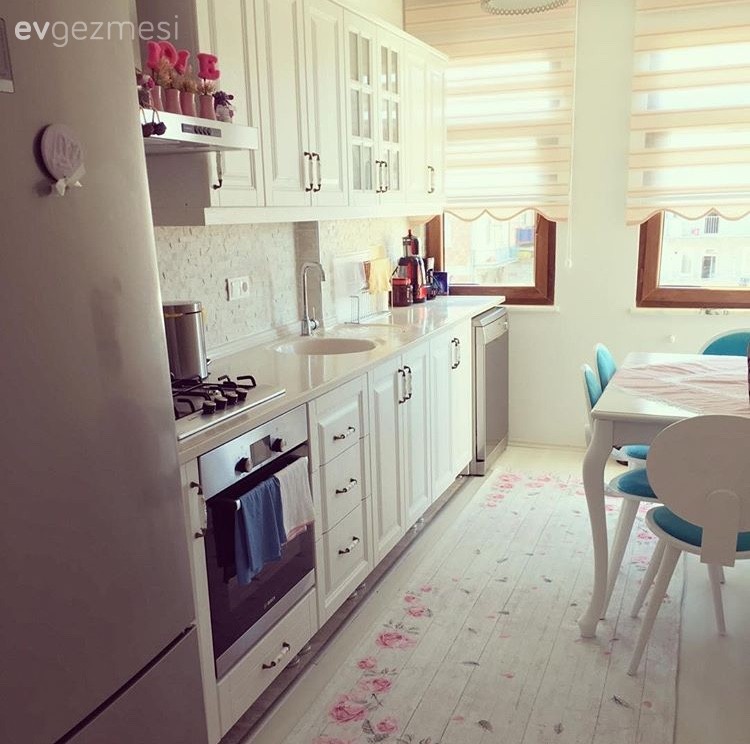 Ankastre, Beyaz mutfak, Country mutfak, Halı, Mutfak, Mutfak masası