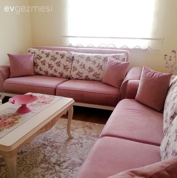 Country ve vintage stilde mavi ve pembelerle çok zarif ev..