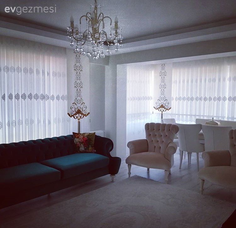 Avize, Berjer, Halı, Mavi, Perde, Salon, Aydınlatma