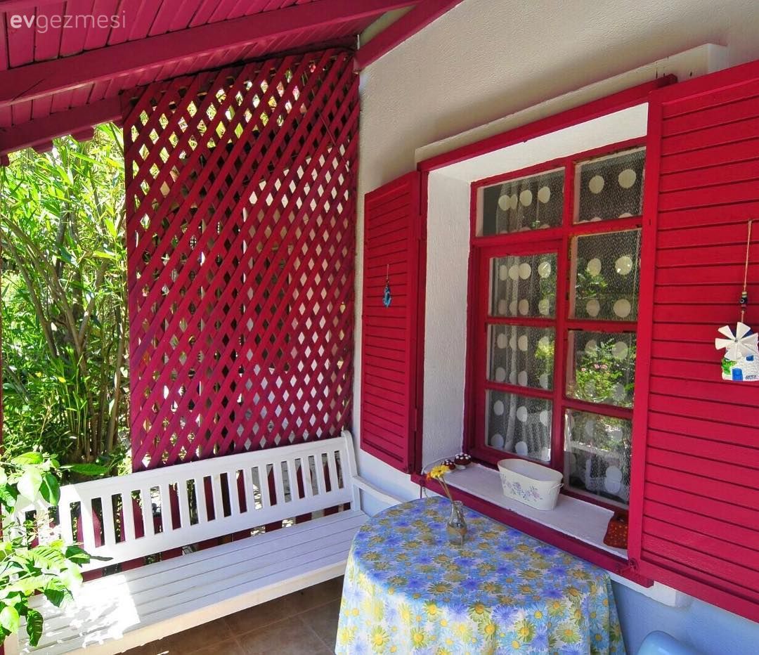 Bu Yazlık Ev, Türk Filmlerindeki Pembe Panjurlu Ev Hayalinin Vücut Bulmuş Hali