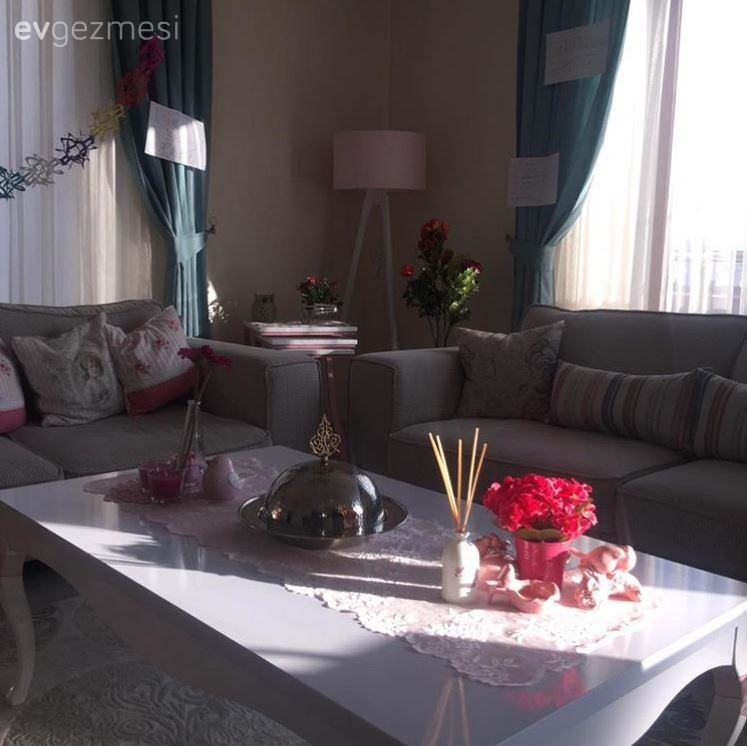 Müge hanımın pastel tonlarda huzurlu ve dingin evi..