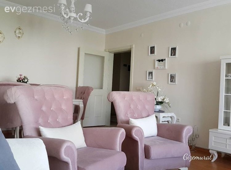 Avize, Berjer, Duvar dekorasyonu, Pembe, Salon, Aydınlatma