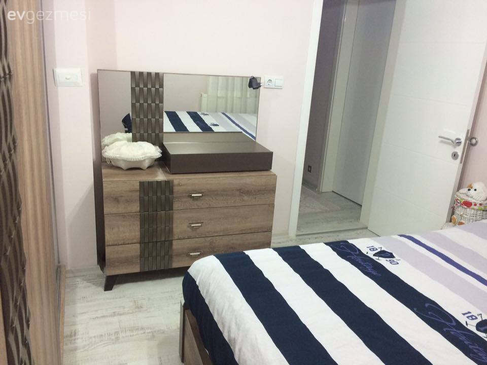 Siyah- Beyaz, Yatak Odası