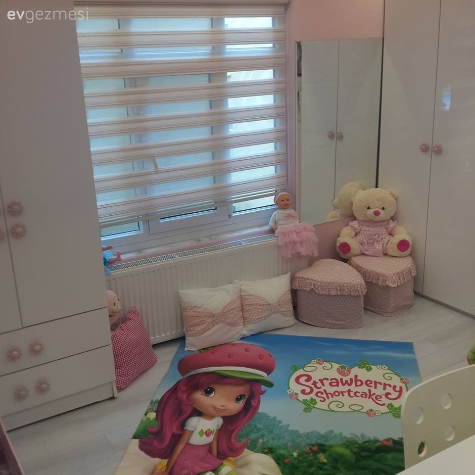 Gülay hanımın sarı ile dinamizm kazanan konforlu evi..