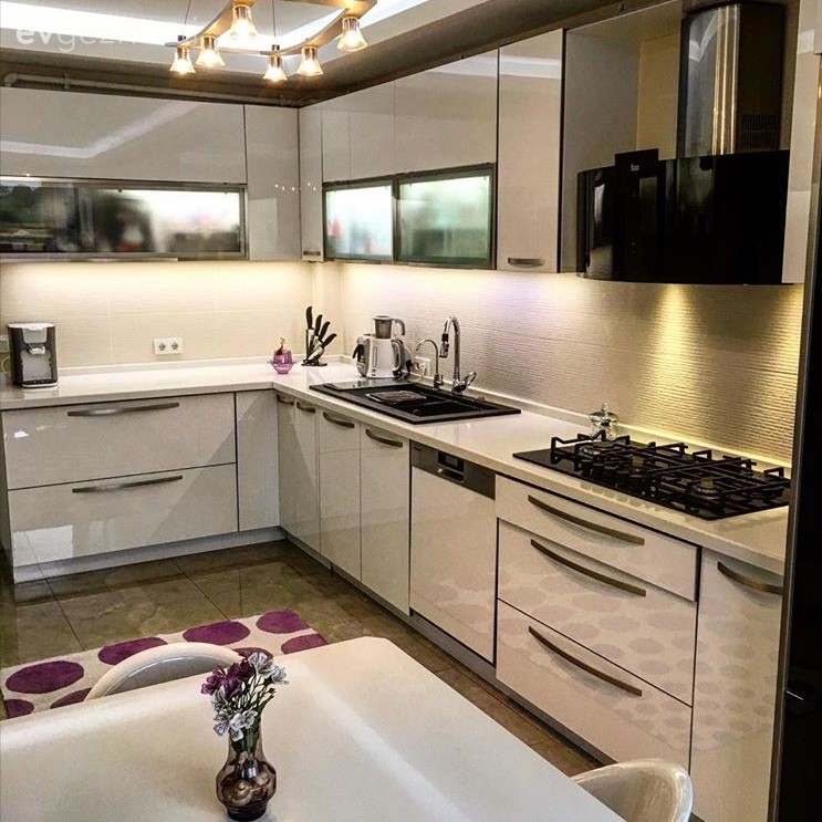 Ebru Hanım'ın Klasik ve Moderni Harmanladığı Göz Alıcı Evi